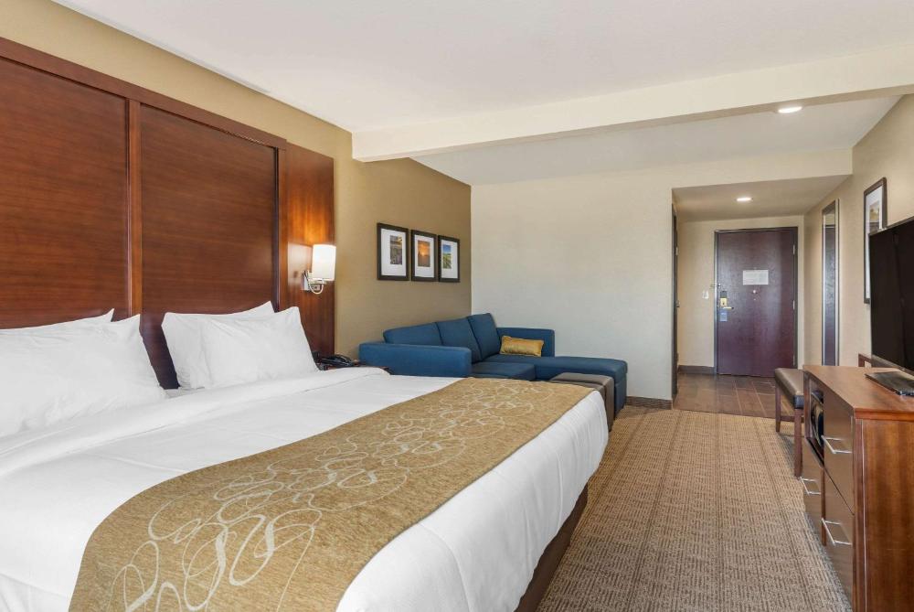 King Suite - Non-Smoking interior